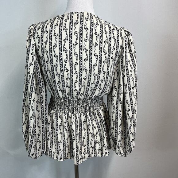 Max Studio Blouse size Extra Small Black Ivory Floral Peasant Boho Wedding Slim - Picture 7 of 9